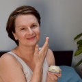 Liftingująco-Ujędrniający Krem na Noc z Retinolem i Peptydem biomimetycznym - 50 ml - iossi