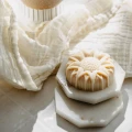 Mydło naturalne Delikatne z Kozim Mlekiem 85 g - Miodowa Mydlarnia