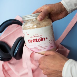 Odżywka białkowa Protein+ o smaku białej czekolady z liofilizowaną truskawką 700 g - Manufaktura Rodziny Sadowskich