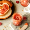 Miód z truskawką 430 g - Pasieki Rodziny Sadowskich